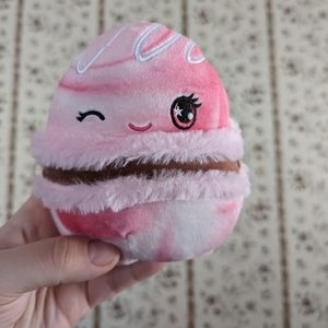 Squishmallow Macaron